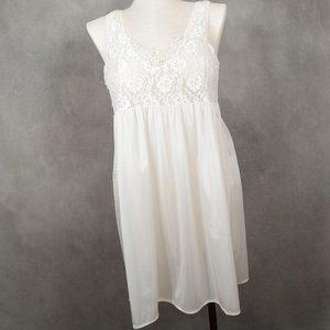 Unforgettable Vintage nylon lace nightgown Large